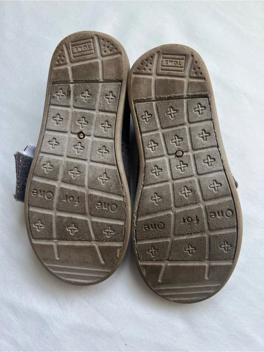 Toms Kids Slip-On Sneakers in Dark Brown Canvas